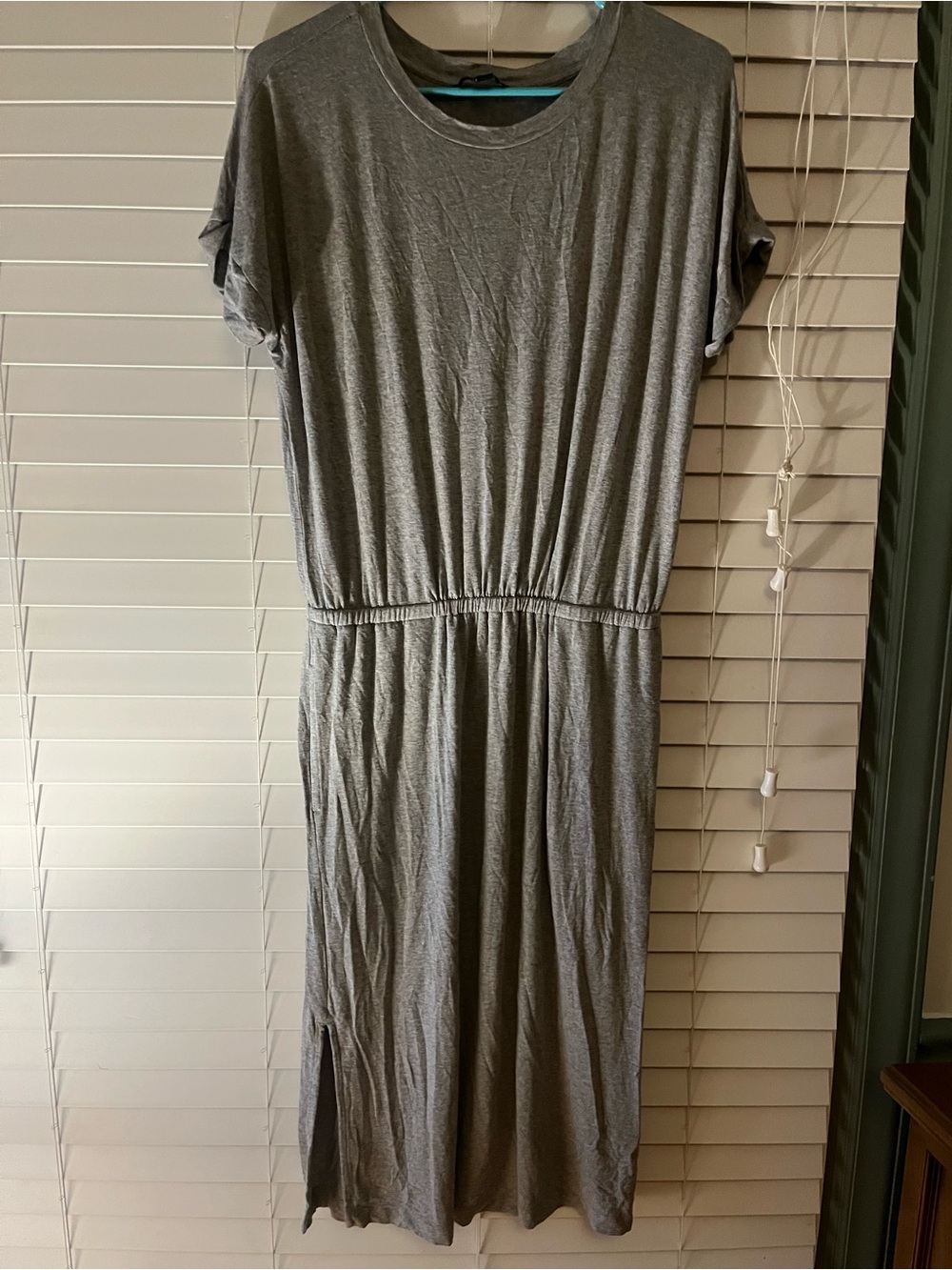 Banana Republic Gray Short-Sleeve Midi Dress with Elastic Waist